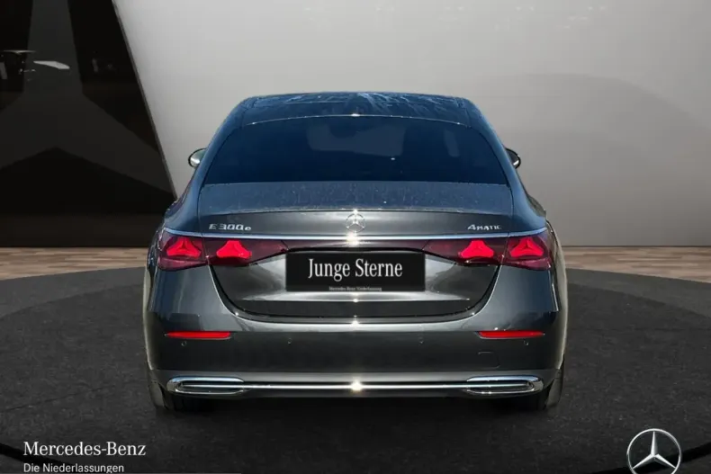 Mercedes-Benz E 300 (Clasa E) din 2025 cu 12.516 km - oferta MER203240 - foto 6