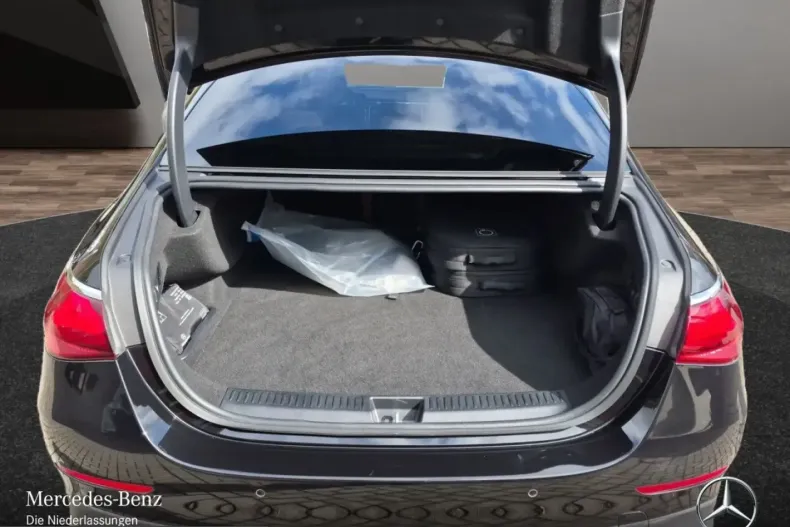 Mercedes-Benz E 300 (Clasa E) din 2024 cu 11.462 km - oferta MER203242 - foto 15