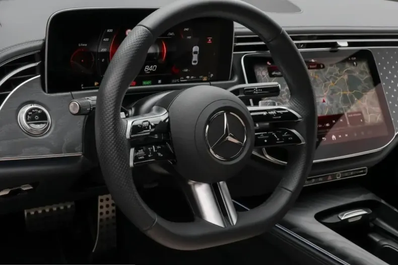 Mercedes-Benz E 300 (Clasa E) din 2025 cu 6.403 km - oferta MER203244 - foto 11