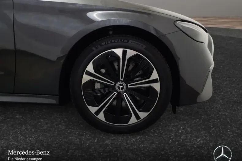 Mercedes-Benz E 300 (Clasa E) din 2024 cu 1.326 km - oferta MER203248 - foto 4