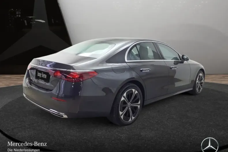 Mercedes-Benz E 300 (Clasa E) din 2024 cu 1.326 km - oferta MER203248 - foto 5