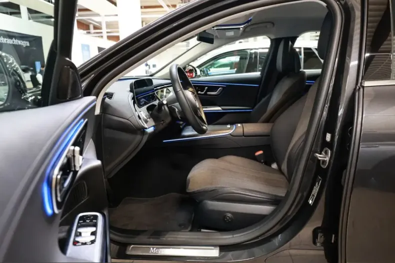 Mercedes-Benz E 300 (Clasa E) din 2024 cu 7.470 km - oferta MER203249 - foto 8