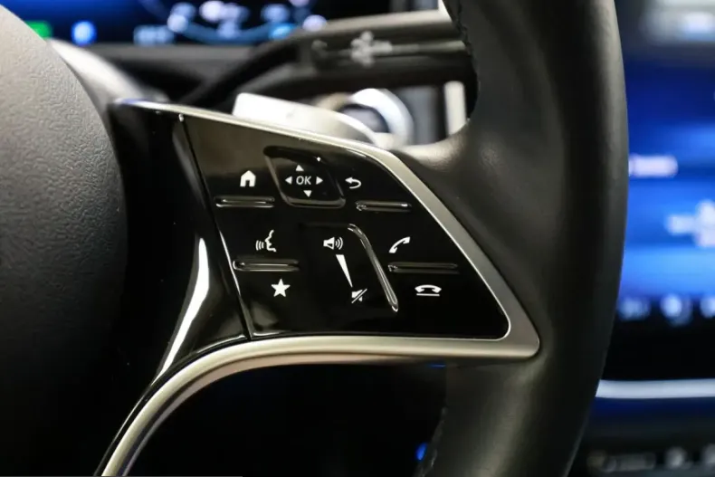 Mercedes-Benz E 300 (Clasa E) din 2024 cu 7.470 km - oferta MER203249 - foto 18