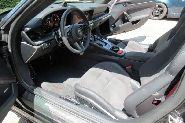 Porsche 992 din 2025 cu 12.048 km - oferta POR203250 - foto 12