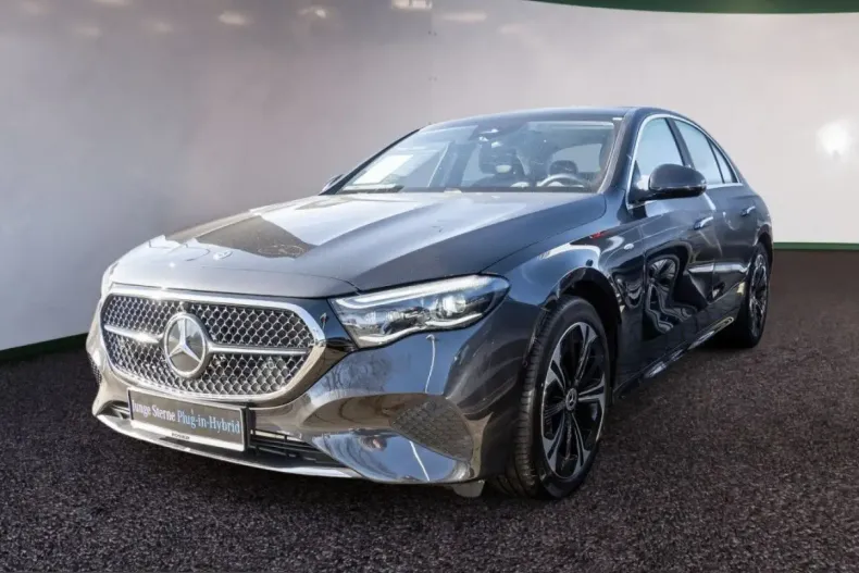 Mercedes-Benz E 300 (Clasa E) din 2025 cu 8.126 km - oferta MER203254 - foto 1