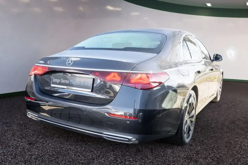 Mercedes-Benz E 300 (Clasa E) din 2025 cu 8.126 km - oferta MER203254 - foto 3