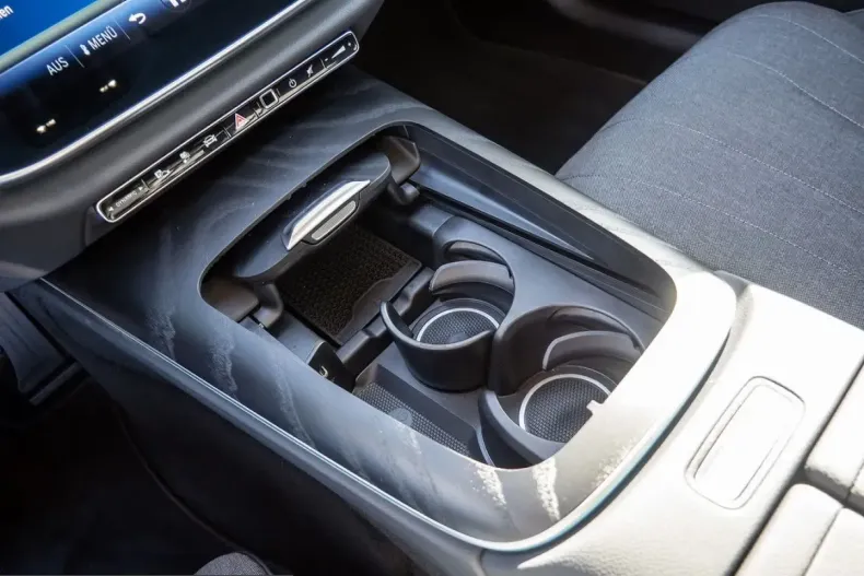 Mercedes-Benz E 300 (Clasa E) din 2025 cu 8.126 km - oferta MER203254 - foto 12