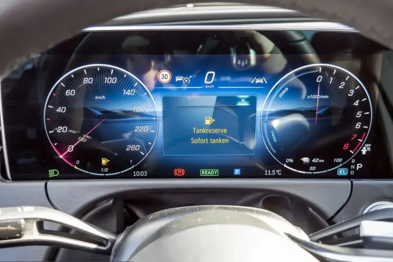 Mercedes-Benz E 300 (Clasa E) din 2025 cu 8.126 km - oferta MER203254 - foto 14