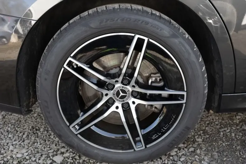 Mercedes-Benz E 300 (Clasa E) din 2024 cu 12.300 km - oferta MER203255 - foto 5