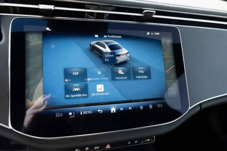 Mercedes-Benz E 300 (Clasa E) din 2024 cu 12.300 km - oferta MER203255 - foto 12