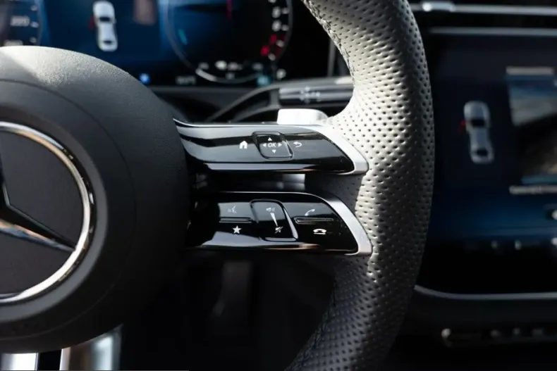 Mercedes-Benz E 300 (Clasa E) din 2024 cu 12.300 km - oferta MER203255 - foto 14