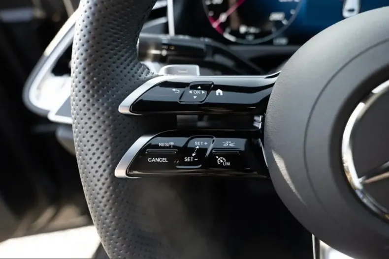 Mercedes-Benz E 300 (Clasa E) din 2024 cu 12.300 km - oferta MER203255 - foto 15