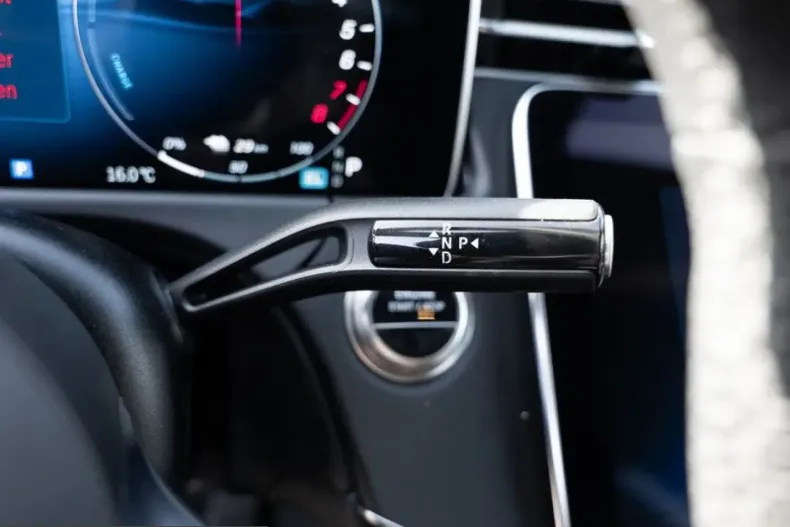 Mercedes-Benz E 300 (Clasa E) din 2024 cu 12.300 km - oferta MER203255 - foto 16