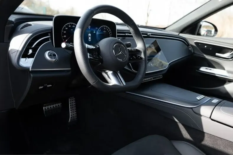 Mercedes-Benz E 300 (Clasa E) din 2024 cu 12.300 km - oferta MER203255 - foto 18