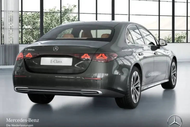 Mercedes-Benz E 300 (Clasa E) din 2025 cu 21.561 km - oferta MER203256 - foto 3