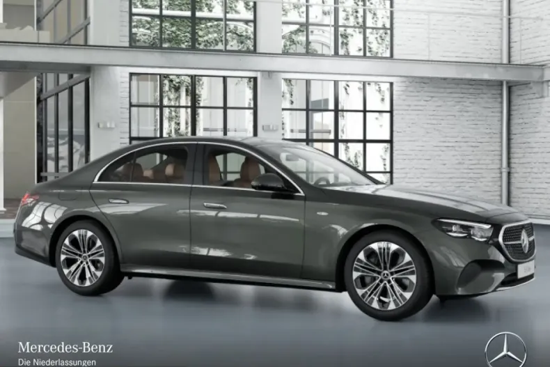 Mercedes-Benz E 300 (Clasa E) din 2025 cu 21.561 km - oferta MER203256 - foto 13