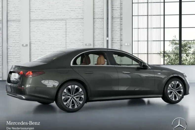 Mercedes-Benz E 300 (Clasa E) din 2025 cu 21.561 km - oferta MER203256 - foto 14