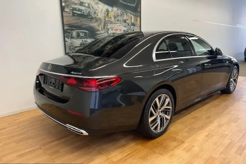 Mercedes-Benz E 300 (Clasa E) din 2025 cu 20.000 km - oferta MER203257 - foto 2