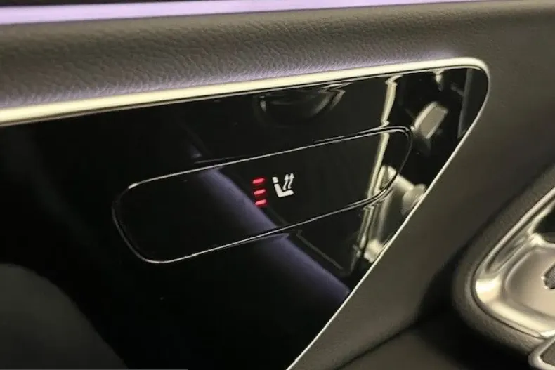 Mercedes-Benz E 300 (Clasa E) din 2025 cu 20.000 km - oferta MER203257 - foto 7