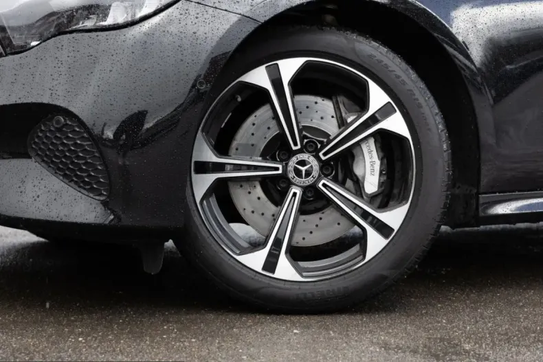 Mercedes-Benz E 300 (Clasa E) din 2025 cu 15.471 km - oferta MER203258 - foto 4