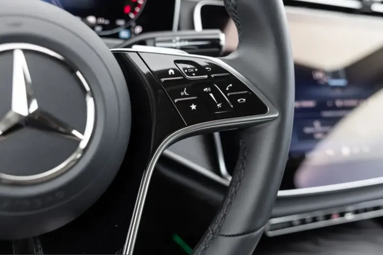 Mercedes-Benz E 300 (Clasa E) din 2025 cu 15.471 km - oferta MER203258 - foto 9