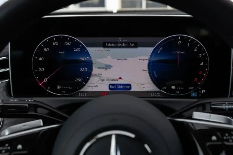 Mercedes-Benz E 300 (Clasa E) din 2025 cu 15.471 km - oferta MER203258 - foto 10