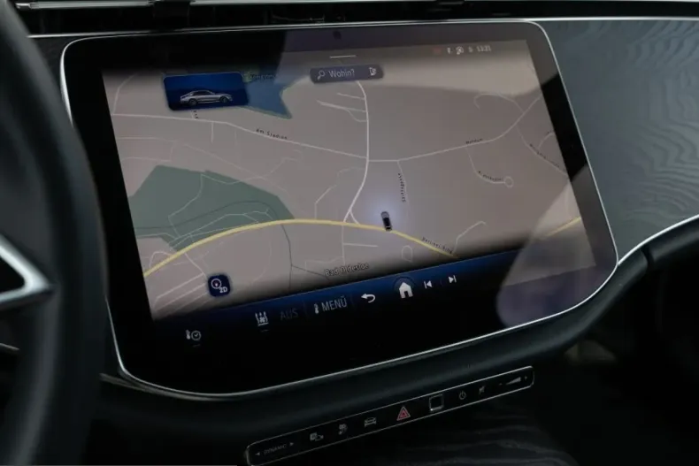 Mercedes-Benz E 300 (Clasa E) din 2025 cu 15.471 km - oferta MER203258 - foto 12