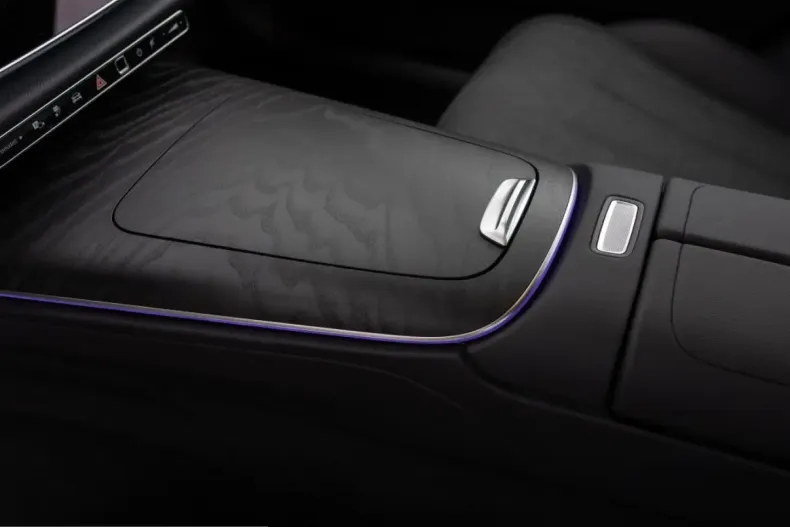 Mercedes-Benz E 300 (Clasa E) din 2025 cu 15.471 km - oferta MER203258 - foto 16