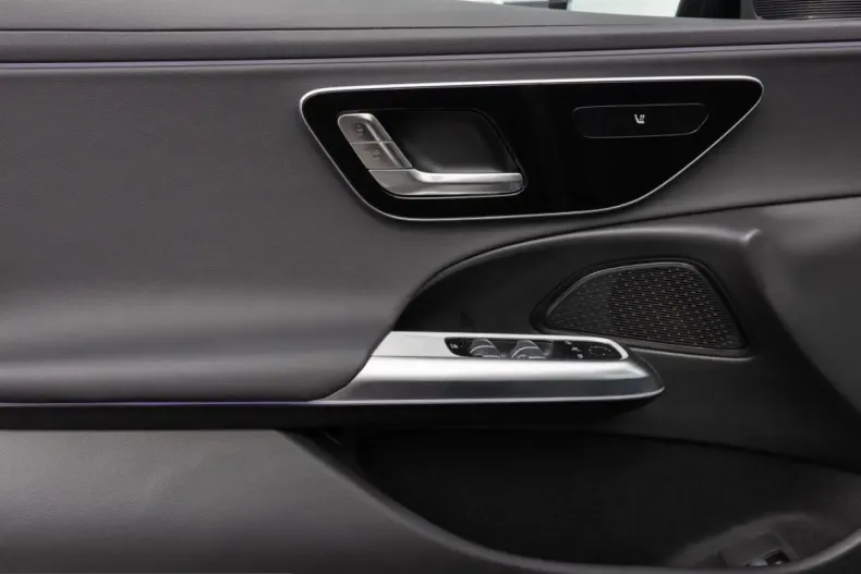 Mercedes-Benz E 300 (Clasa E) din 2025 cu 15.471 km - oferta MER203258 - foto 17