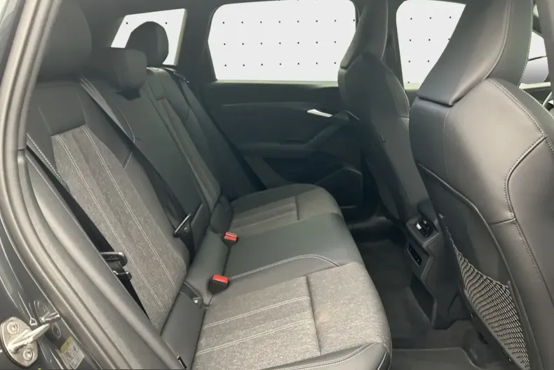 Audi Q6 e-tron din 2025 cu 14.966 km - oferta AUD203265 - foto 14