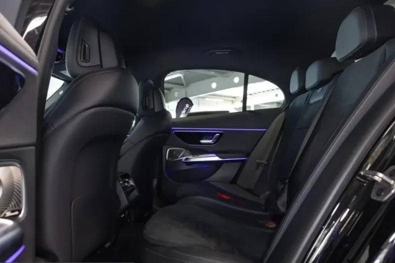 Mercedes-Benz E 300 (Clasa E) din 2024 cu 8.229 km - oferta MER203289 - foto 7