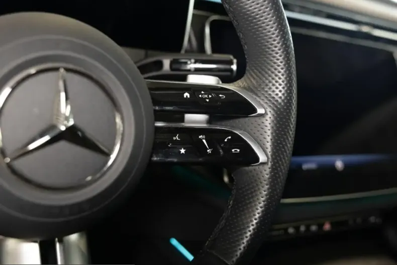 Mercedes-Benz E 300 (Clasa E) din 2024 cu 8.229 km - oferta MER203289 - foto 17