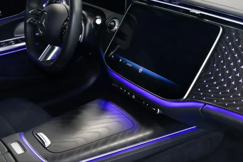 Mercedes-Benz E 300 (Clasa E) din 2024 cu 8.229 km - oferta MER203289 - foto 21