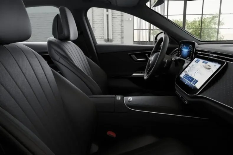 Mercedes-Benz E 300 (Clasa E) din 2024 cu 20.731 km - oferta MER203290 - foto 6