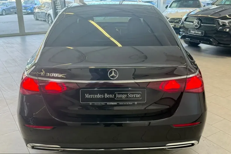 Mercedes-Benz E 300 (Clasa E) din 2024 cu 17.926 km - oferta MER203291 - foto 5