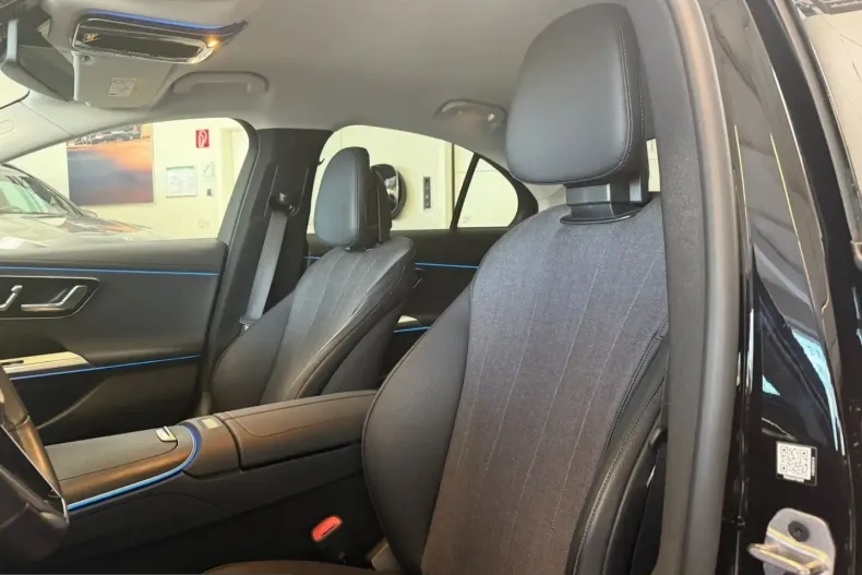 Mercedes-Benz E 300 (Clasa E) din 2024 cu 17.926 km - oferta MER203291 - foto 12