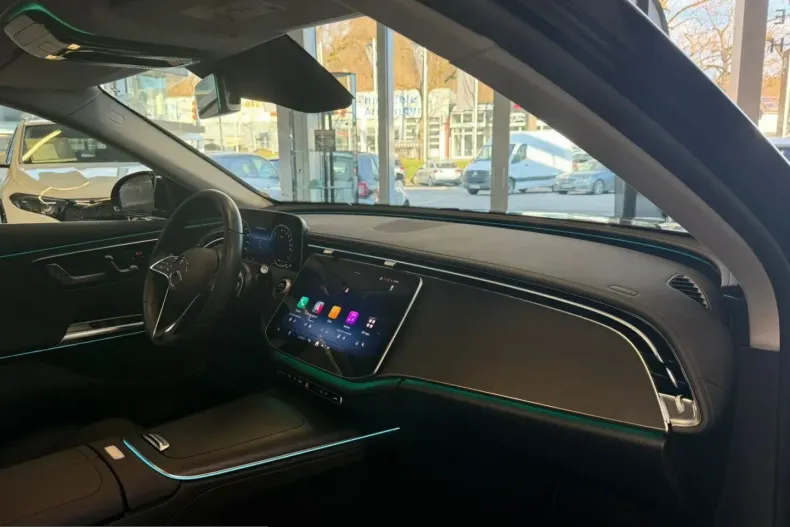 Mercedes-Benz E 300 (Clasa E) din 2024 cu 17.926 km - oferta MER203291 - foto 13