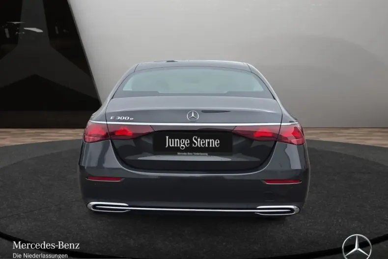 Mercedes-Benz E 300 (Clasa E) din 2024 cu 13.392 km - oferta MER203292 - foto 6