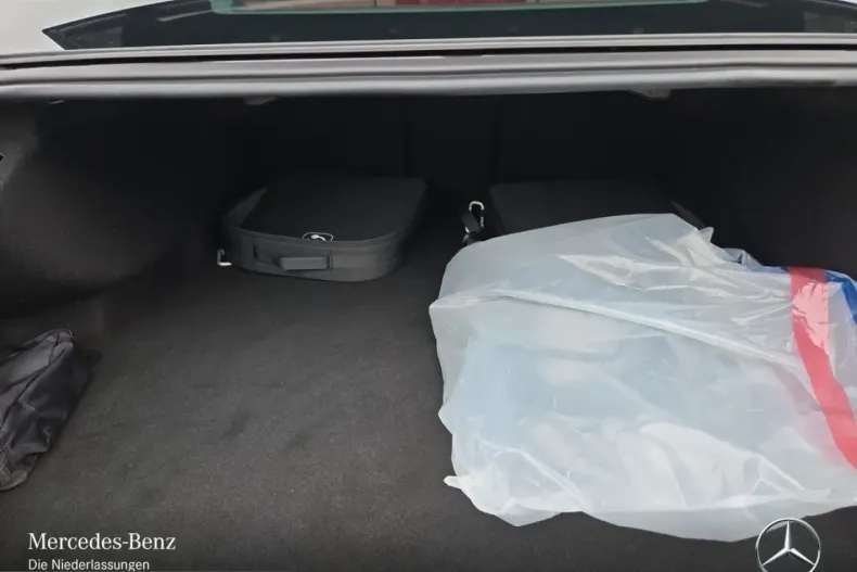 Mercedes-Benz E 300 (Clasa E) din 2024 cu 13.392 km - oferta MER203292 - foto 15