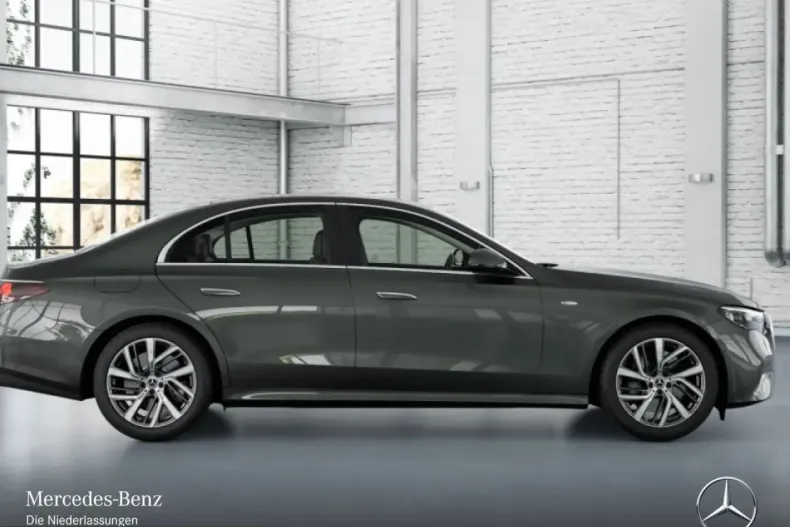 Mercedes-Benz E 300 (Clasa E) din 2024 cu 13.392 km - oferta MER203292 - foto 16