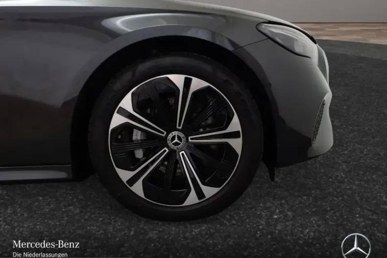 Mercedes-Benz E 300 (Clasa E) din 2024 cu 11.235 km - oferta MER203293 - foto 4