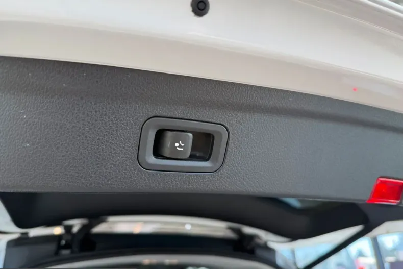 Mercedes-Benz GLE 400 (Clasa GLE) din 2025 cu 12.070 km - oferta MER203304 - foto 5