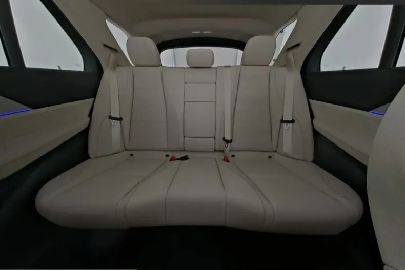 Mercedes-Benz GLE 400 (Clasa GLE) din 2025 cu 10.070 km - oferta MER203308 - foto 9