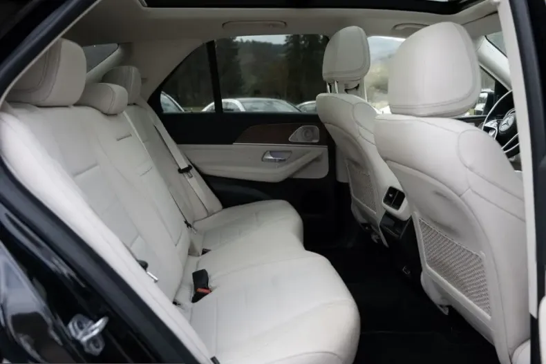 Mercedes-Benz GLE 400 (Clasa GLE) din 2024 cu 33.542 km - oferta MER203312 - foto 4