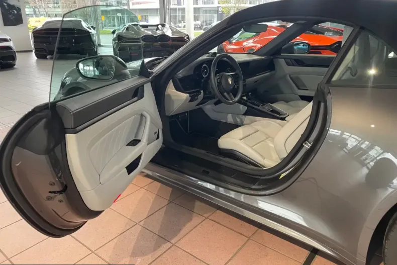 Porsche 992 din 2023 cu 30.431 km - oferta POR203318 - foto 4