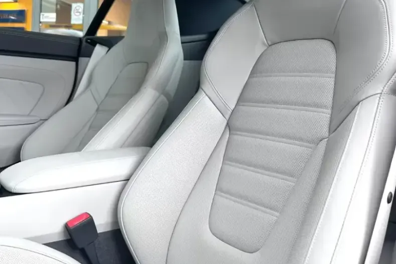 Porsche 992 din 2023 cu 200 km - oferta POR203319 - foto 5