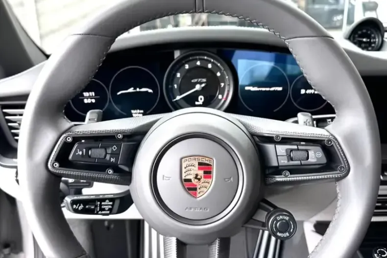 Porsche 992 din 2023 cu 200 km - oferta POR203319 - foto 6