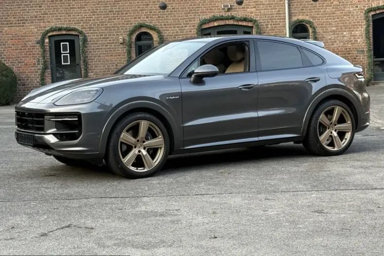 Porsche Cayenne din 2025 cu 9.700 km - oferta POR203327 - foto 9