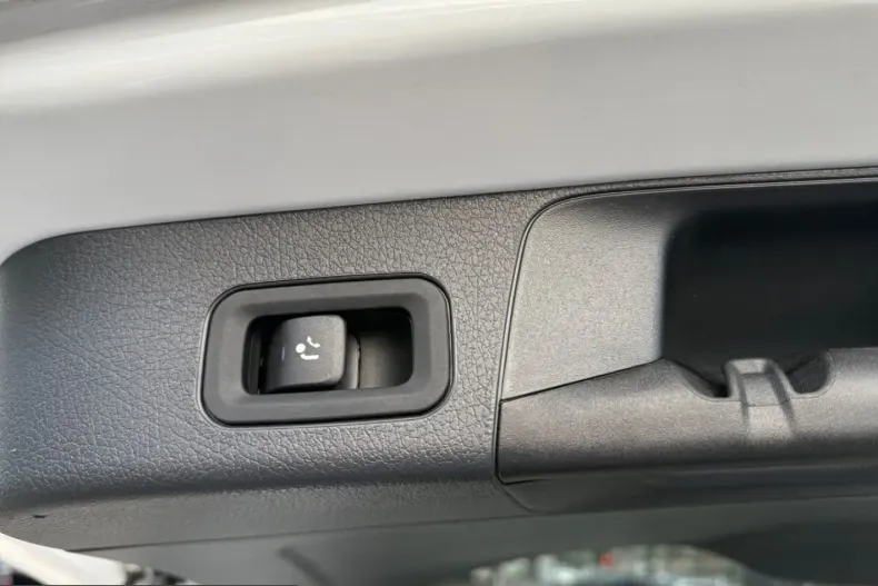 Mercedes-Benz GLB 220 (Clasa GLB) din 2023 cu 77.400 km - oferta MER203328 - foto 27