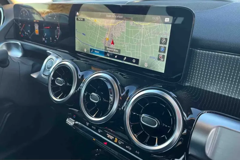 Mercedes-Benz GLB 220 (Clasa GLB) din 2023 cu 73.043 km - oferta MER203329 - foto 11